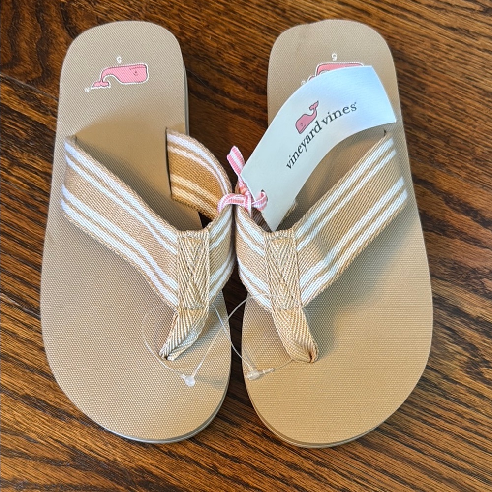 Vineyard Vines Tan Flip Flops